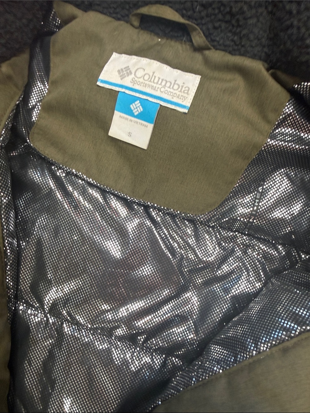 Columbia Olive Green Women's Faux Fur Trim Winter Parka - Picture 3 of 3